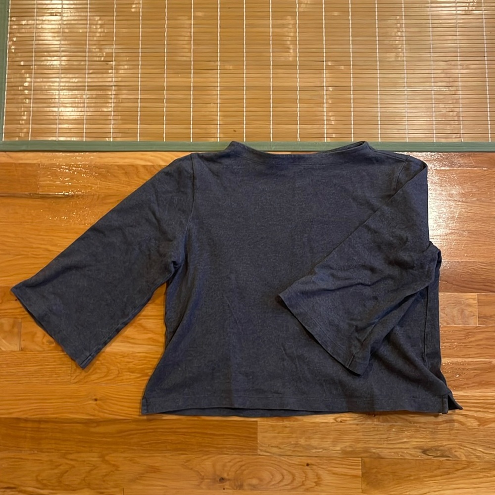 Grey Uniqlo top